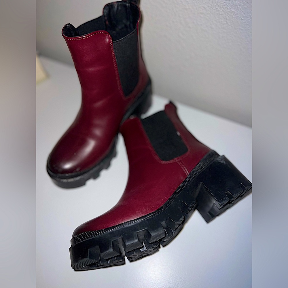 Burgundy Chelsea Chunky Boot!